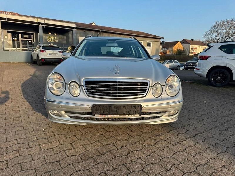 Gebraucht Mercedes E200 163 PS (119 kW) 2005 Silber Kombi
