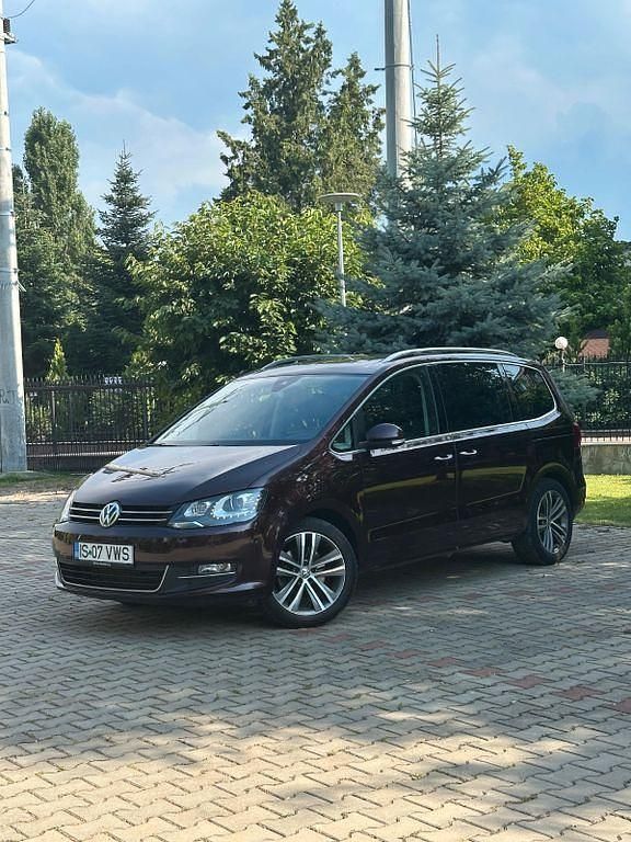 Rot Gebraucht 2016 VW Sharan Highline Van / Kleinbus | 14.500 € - Bild 1/4