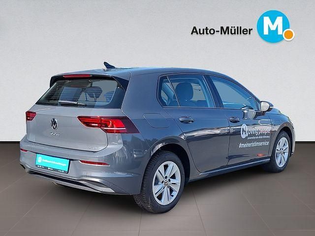 Gebraucht VW Golf VIII Life 116 PS (85 kW) 2024 Grau Limousine