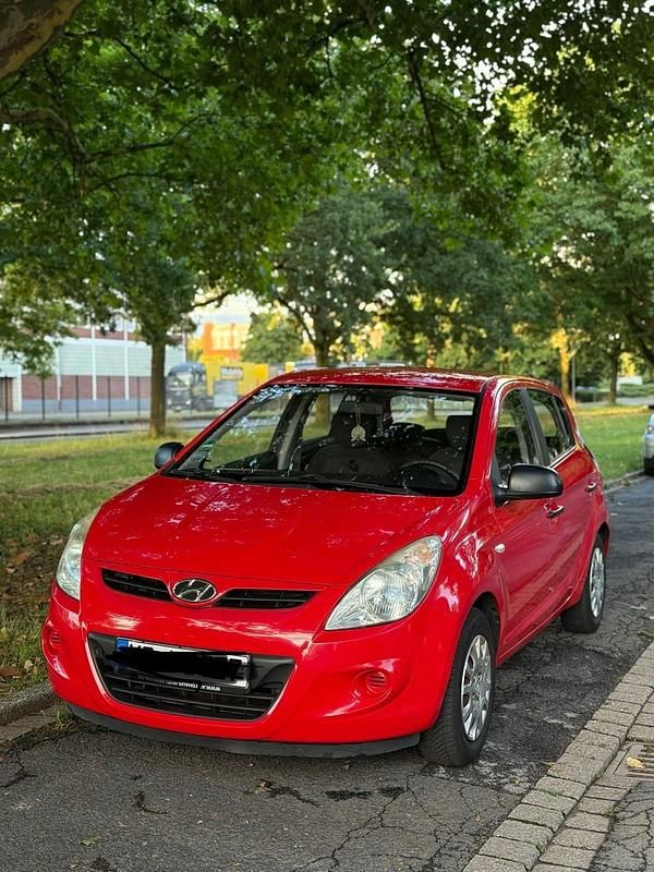 Rot Gebraucht 2009 Hyundai i20 Limousine | 2.200 € (Fairer Preis) - Bild 1/4