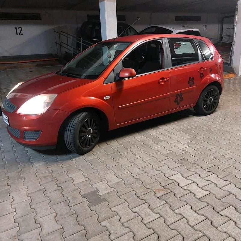 Orange Gebraucht 2008 Ford Fiesta Kleinwagen | 900 € - Bild 1/4