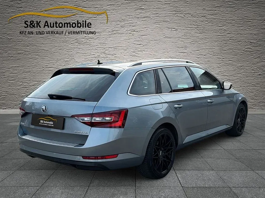 Gebraucht Skoda Superb Style 150 PS (110 kW) 2016 Grau Kombi