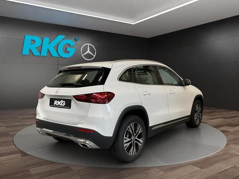 Gebraucht Mercedes GLA220 Progressive 190 PS (139 kW) 2024 Weiß SUV