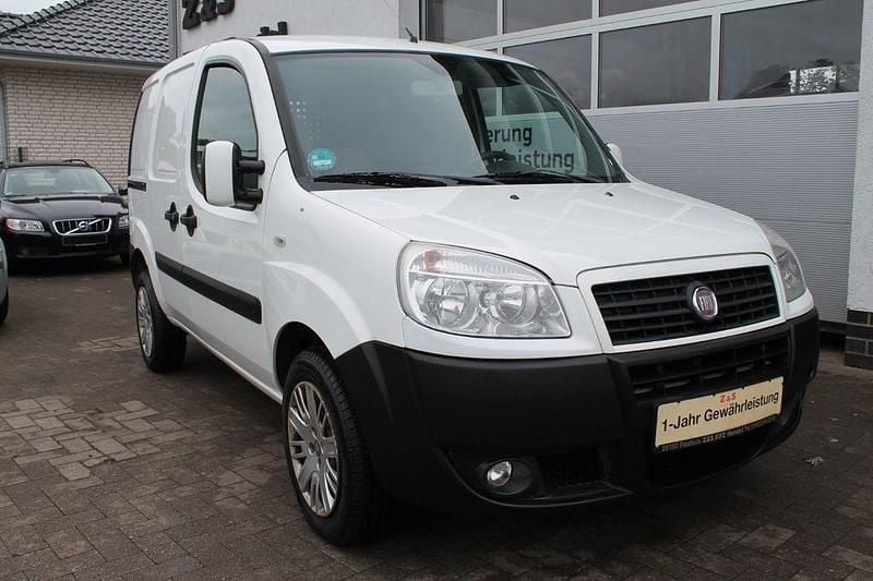 Bianco banchisa/pack/canova/sa Gebraucht 2008 Fiat Doblò Van / Kleinbus | 4.299 € (Etwas zu teuer) - Bild 1/4