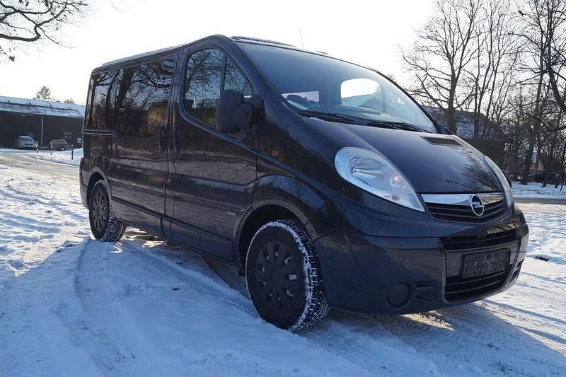 Gebraucht Opel Vivaro 114 PS (83 kW) 2011 Schwarz Van / Kleinbus