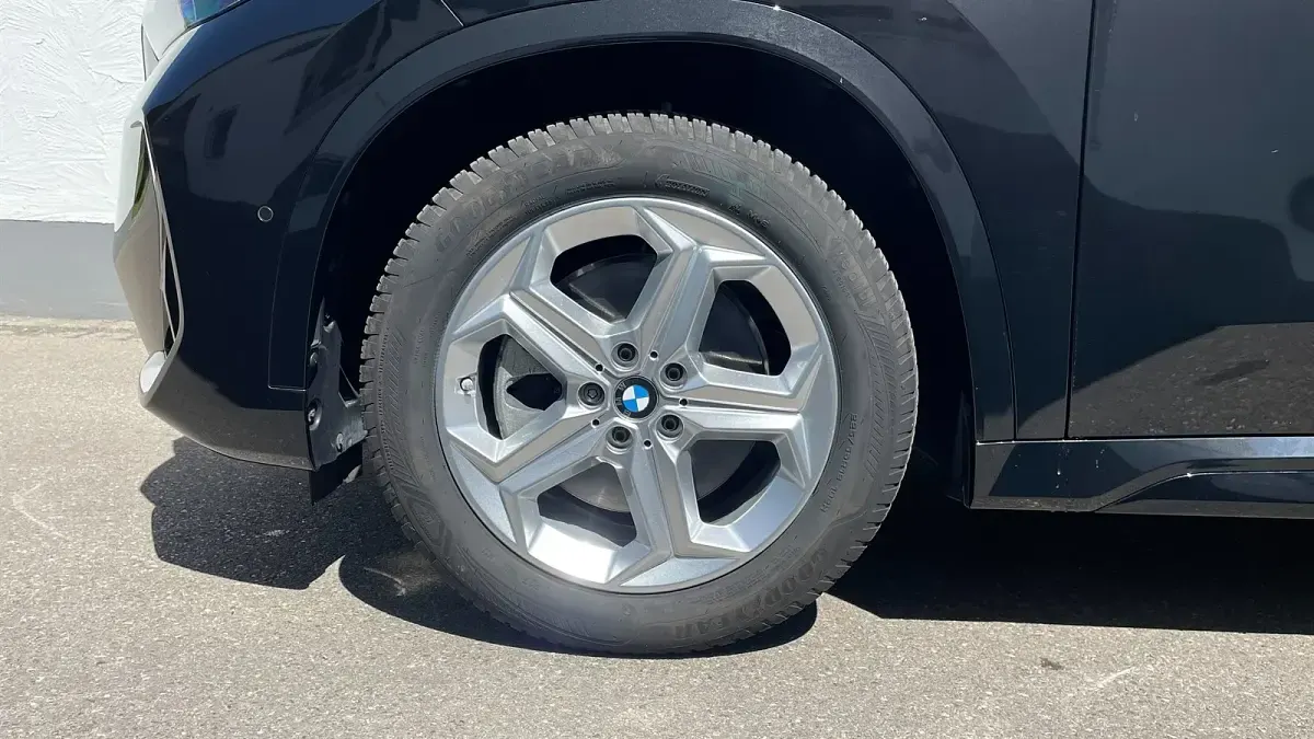 Gebraucht BMW X1 M Sport 204 PS (150 kW) 2025 Saphirschwarz metallic SUV