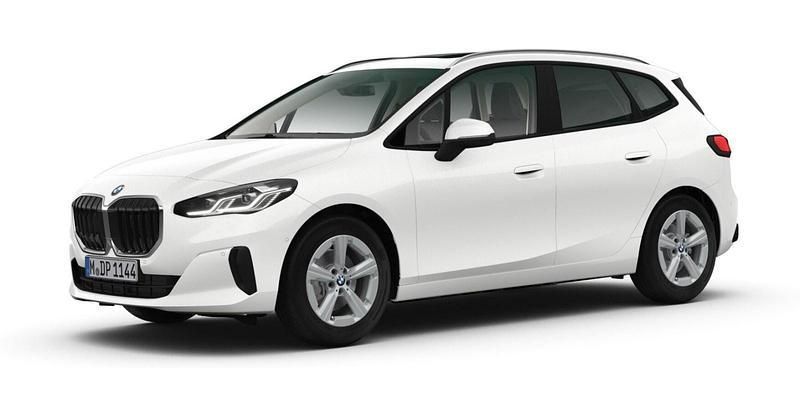 Weiß Gebraucht 2024 BMW 216 Active Tourer Luxury Line Van / Kleinbus | 27.932 € (Fairer Preis) - Bild 1/4