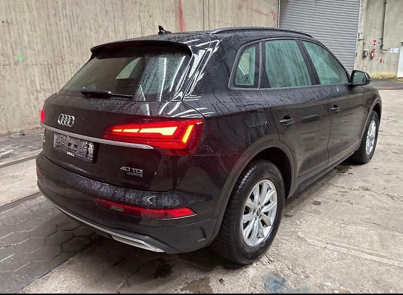 Gebraucht Audi Q5 Basis 204 PS (150 kW) 2020 Schwarz SUV