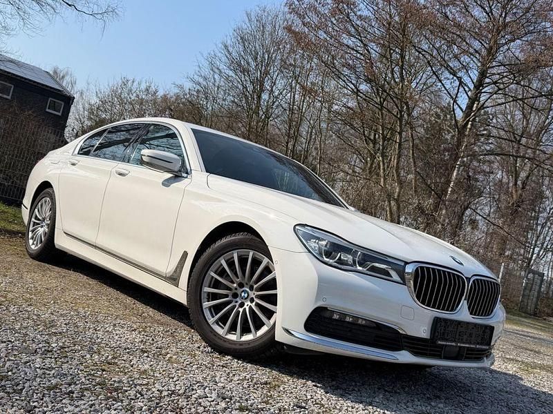 Gebraucht BMW 730 Executive 265 PS (194 kW) 2018 Weiß Limousine