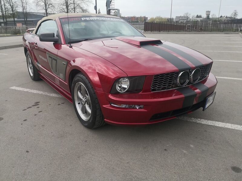 Rot Gebraucht 2006 Ford Mustang GT Cabrio | 15.250 € (Superpreis) - Bild 1/4