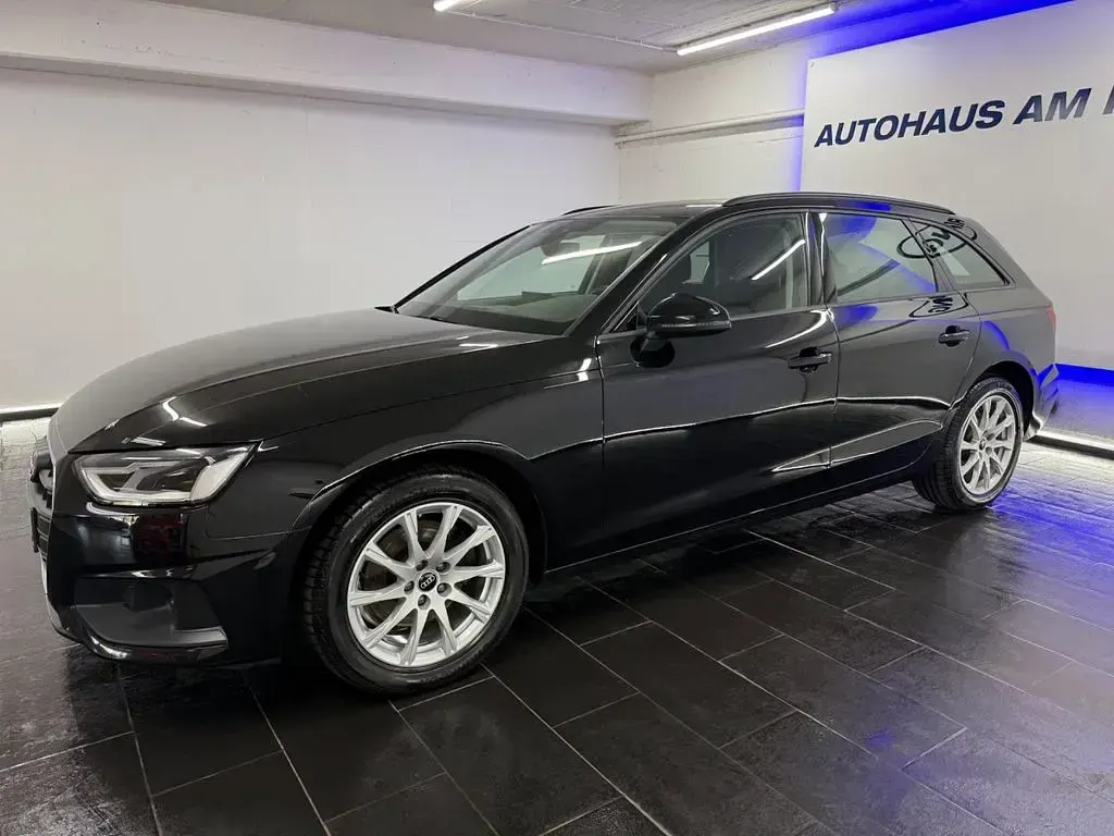 Gebraucht Audi A4 Sport 136 PS (100 kW) 2023 Schwarz Kombi