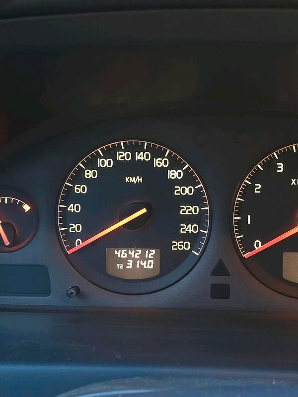 Gebraucht Volvo V70 200 PS (147 kW) 2001 Silber Kombi