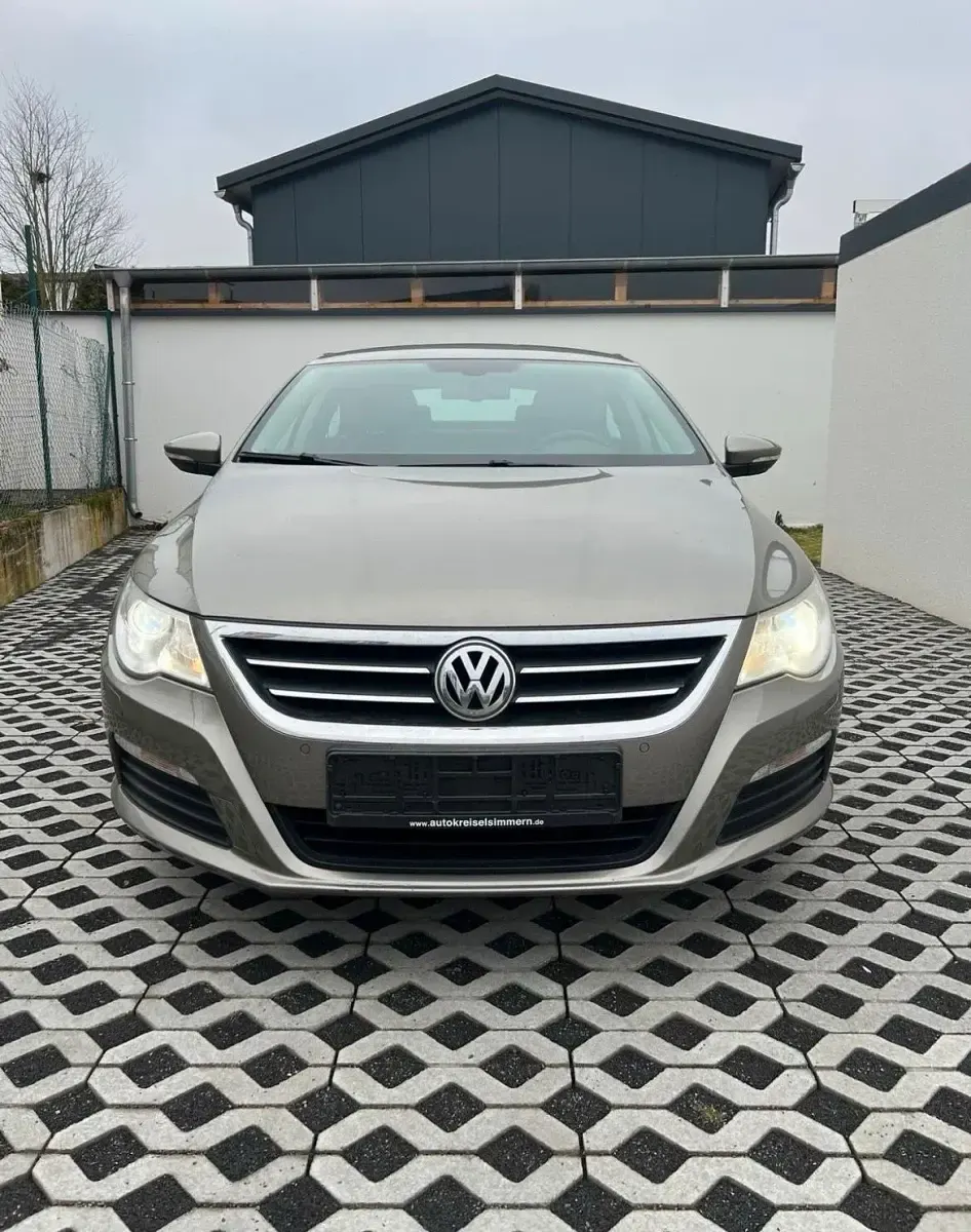 Gebraucht VW Passat 160 PS (117 kW) 2011 Beige Coupé