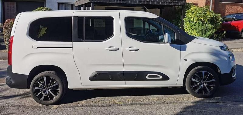 Weiß Gebraucht 2020 Citroën Berlingo Feel Van / Kleinbus | 14.000 € (Superpreis) - Bild 1/4