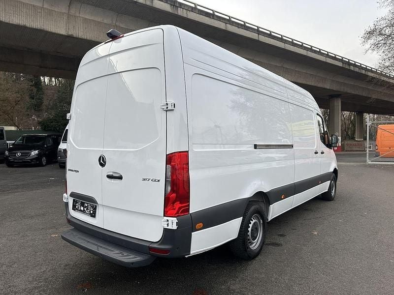 Gebraucht Mercedes Sprinter 170 PS (125 kW) 2024 Arktikweiss Van