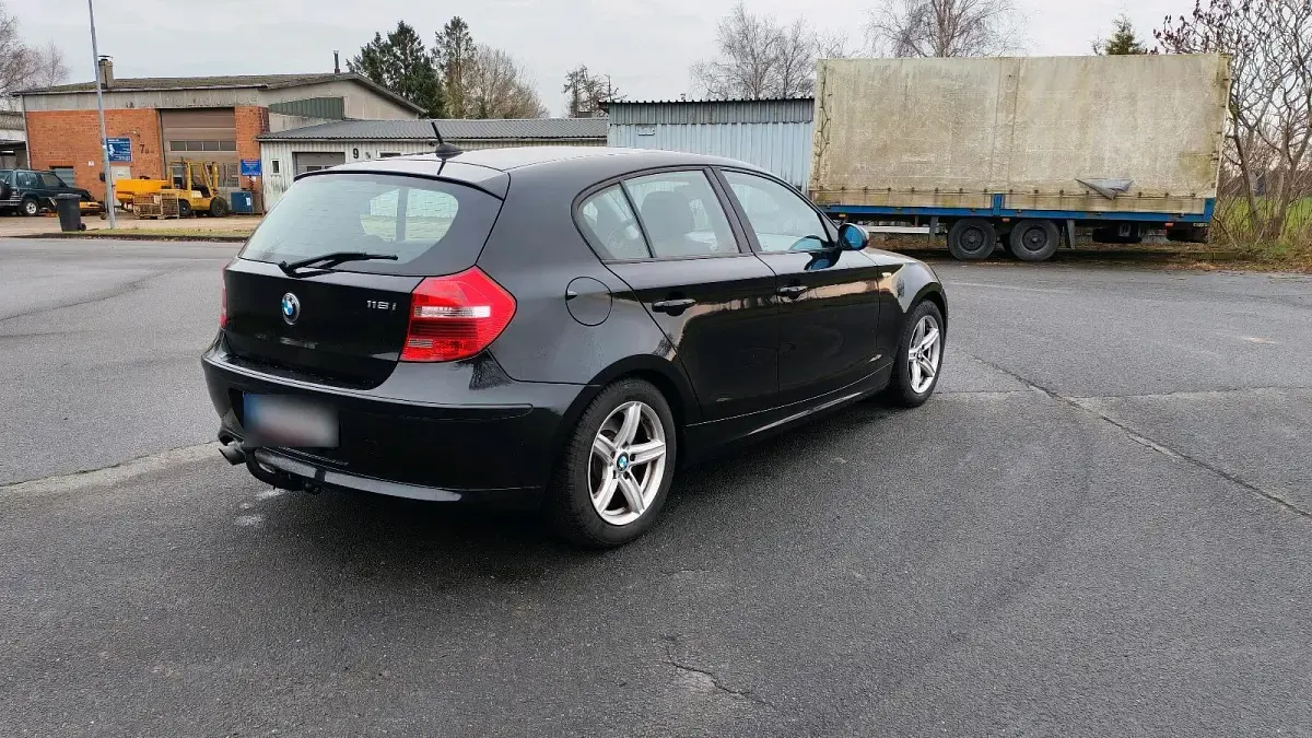 Gebraucht BMW 118 143 PS (105 kW) 2007 Schwarz Kleinwagen
