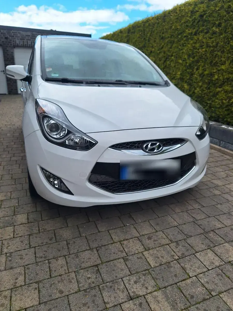 Gebraucht Hyundai ix20 Classic 90 PS (66 kW) 2012 Weiß Kleinwagen
