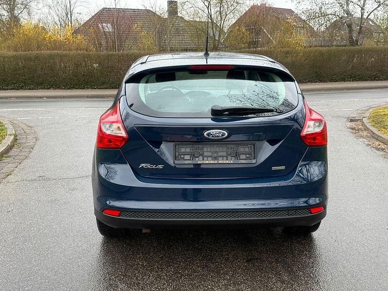 Usata Ford Focus 101 CV (74 kW) 2014 Blu Berlina