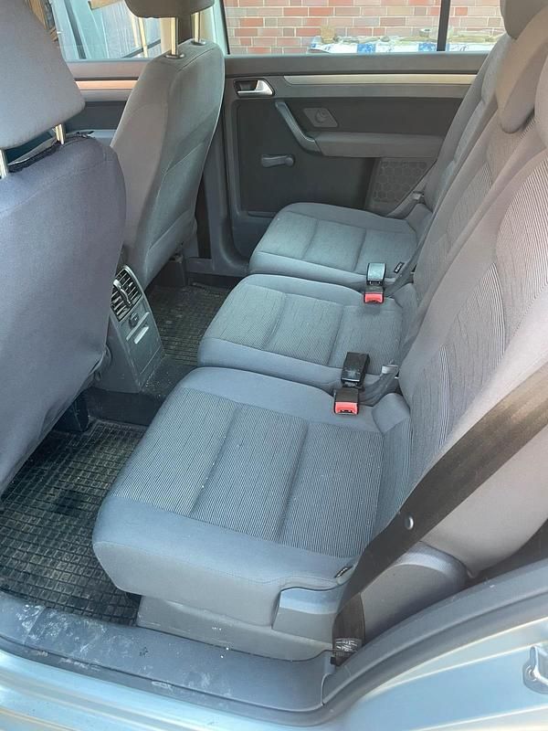 Gebraucht VW Touran 105 PS (77 kW) 2007 Silber Van / Kleinbus