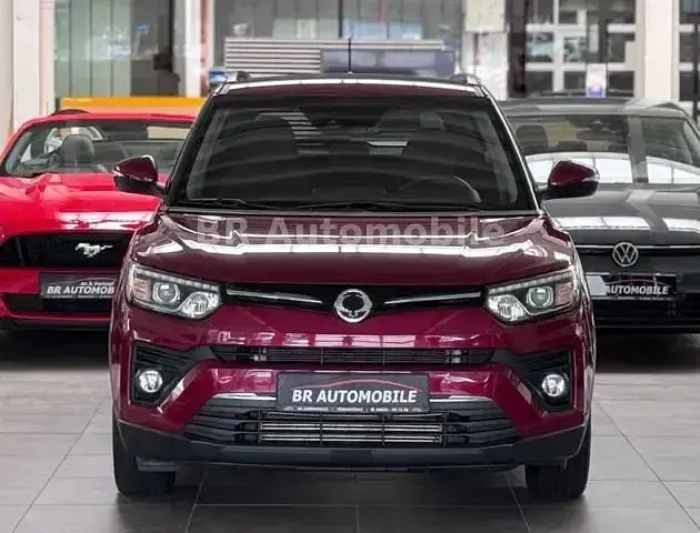 Gebraucht SsangYong Tivoli 163 PS (119 kW) 2019 Rot SUV