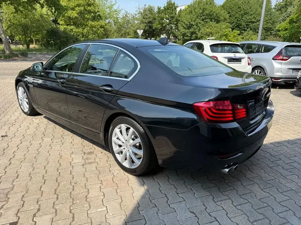 Gebraucht BMW 530 Sport Line 258 PS (189 kW) 2014 Schwarz Limousine