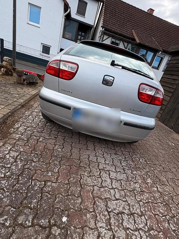 Gebraucht Seat Leon 105 PS (77 kW) 2002 Silber Kleinwagen