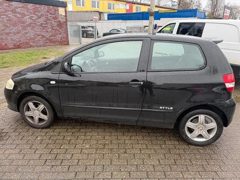 Gebraucht VW Fox Style 54 PS (39 kW) 2010 Schwarz Kleinwagen