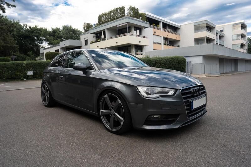 Grau Gebraucht 2013 Audi A3 Kleinwagen | 6.500 € (Etwas zu teuer) - Bild 1/4