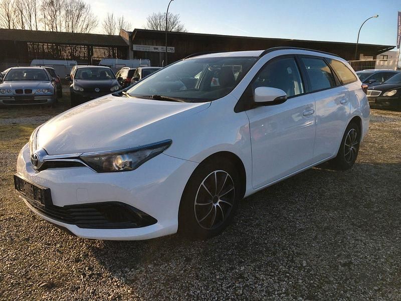 Gebraucht Toyota Auris Cool 90 PS (66 kW) 2016 Weiß Kombi
