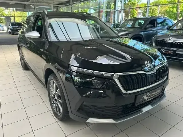 Gebraucht Skoda Kamiq ScoutLine 150 PS (110 kW) 2022 Schwarzmagic perleffekt SUV