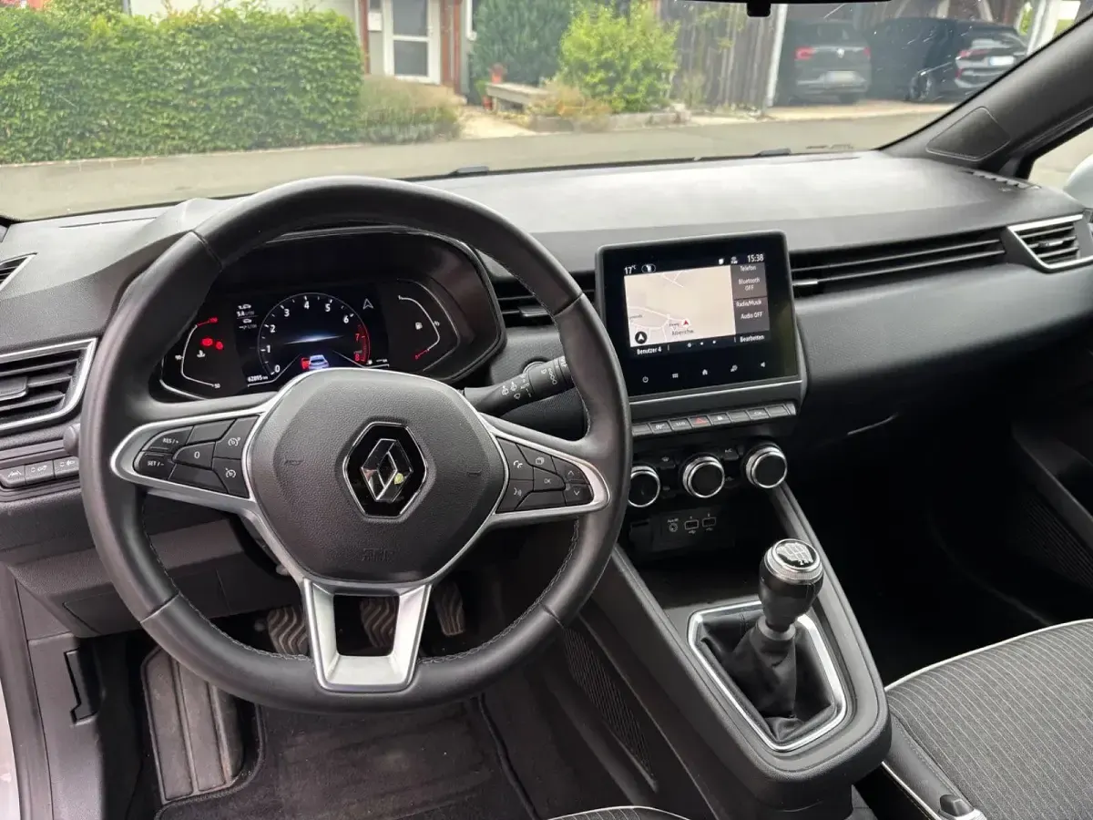 Gebraucht Renault Clio Intens 91 PS (66 kW) 2021 Silber Kleinwagen