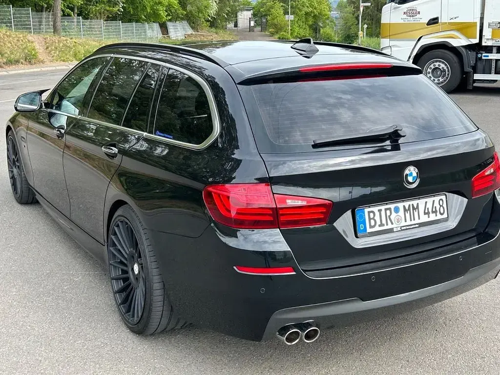 Gebraucht BMW 520 Luxury Line 184 PS (135 kW) 2013 Schwarz Kombi