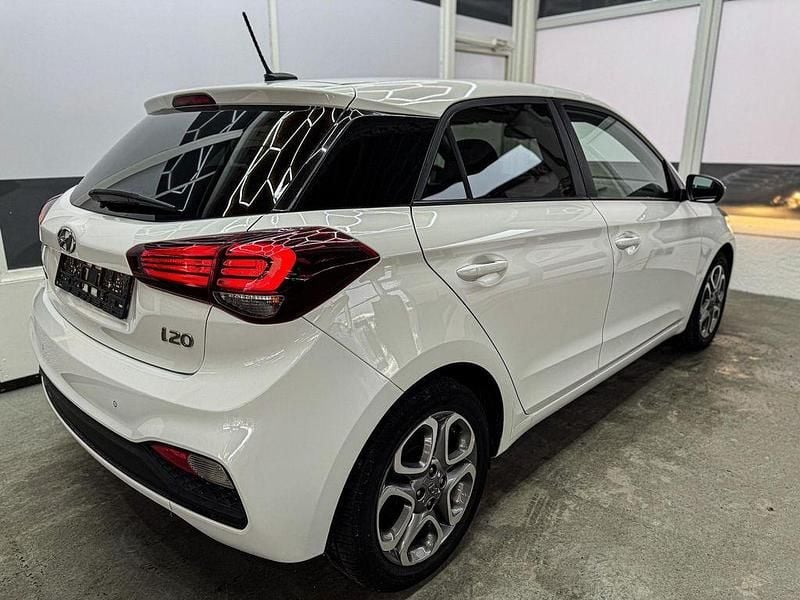Gebraucht Hyundai i20 Active 101 PS (74 kW) 2019 Weiß Kleinwagen