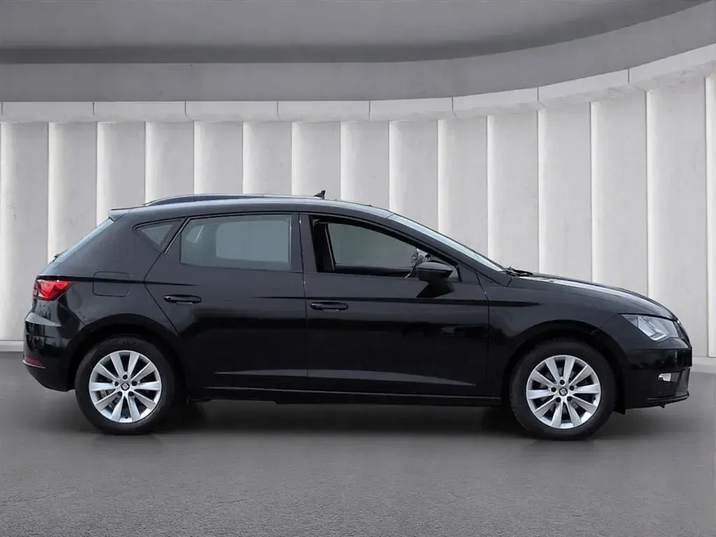 Usata Seat Leon Style 125 CV (91 kW) 2017 Nero Berlina