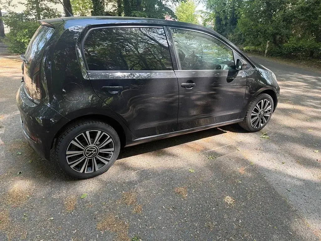 Używany VW up! Active 65 KM (47 kW) 2022 Czarny Hatchback