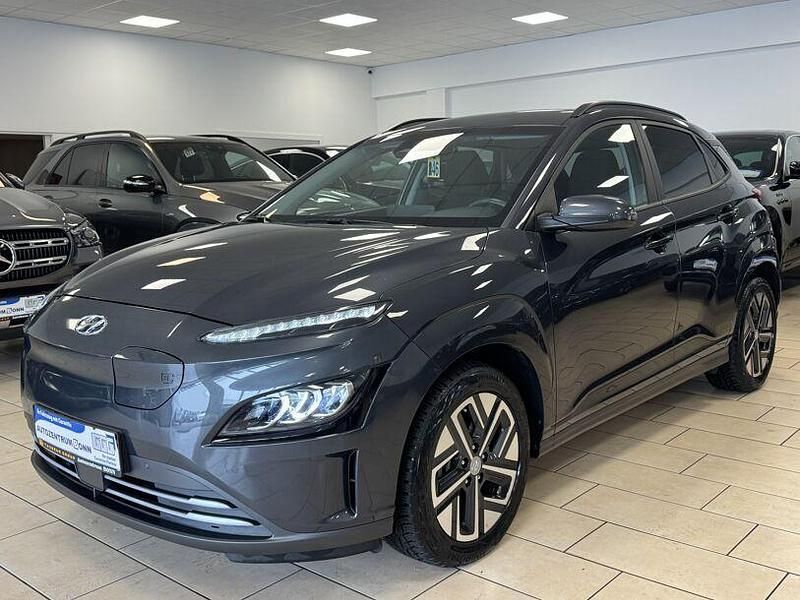 Grau Gebraucht 2022 Hyundai Kona Trend SUV | 22.870 € (Fairer Preis) - Bild 1/4
