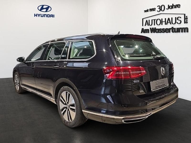 Gebraucht VW Passat Design 218 PS (160 kW) 2018 Deep black perleffekt Kombi