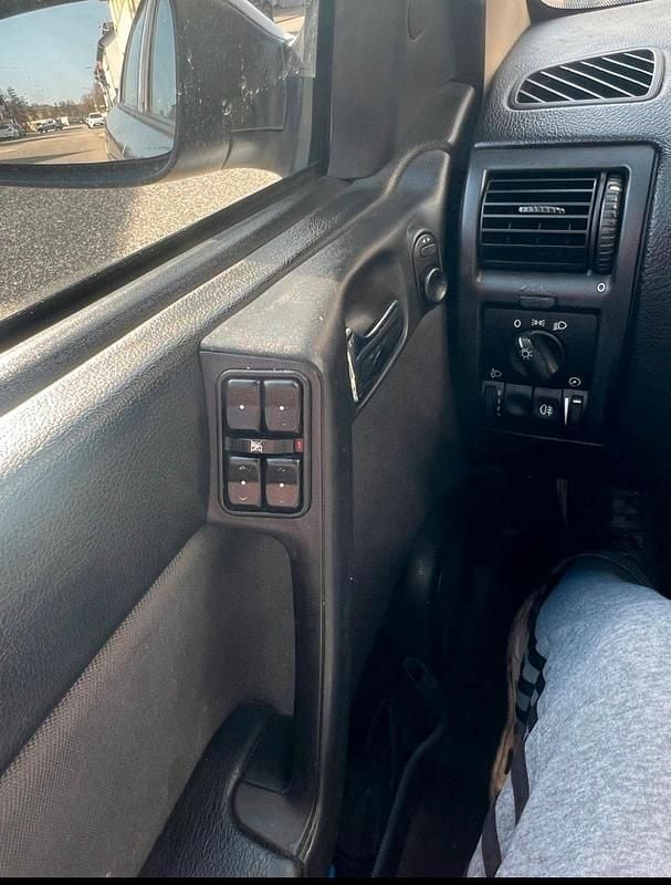 Gebraucht Opel Astra 105 PS (77 kW) 2004 Silber Limousine