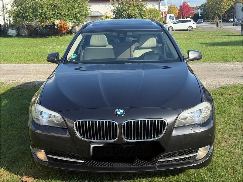 Andere farben Gebraucht 2013 BMW 535 Luxury Line Kombi | 10.499 € (Superpreis) - Bild 1/4