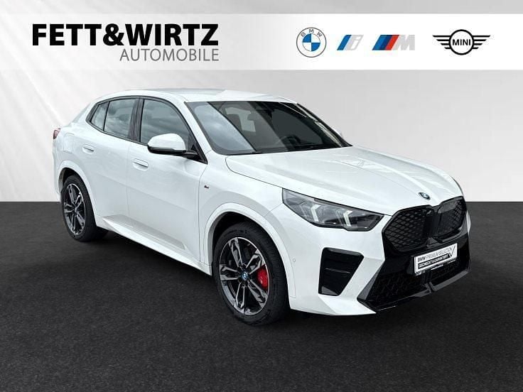 Alpinweiss Gebraucht 2024 BMW iX2 M Sport SUV | 42.900 € (Superpreis) - Bild 1/3
