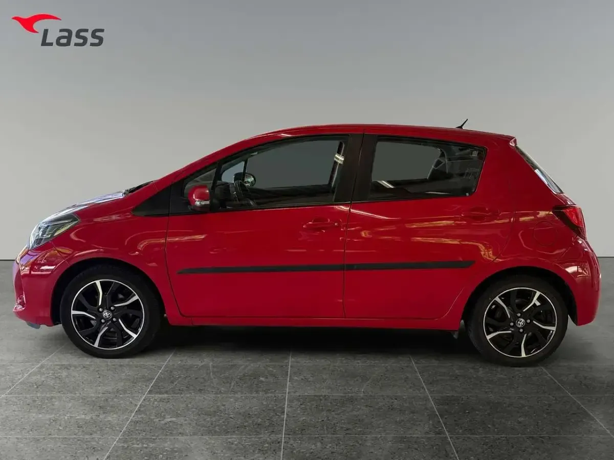Gebraucht Toyota Yaris Lounge 99 PS (72 kW) 2015 Rot Kleinwagen