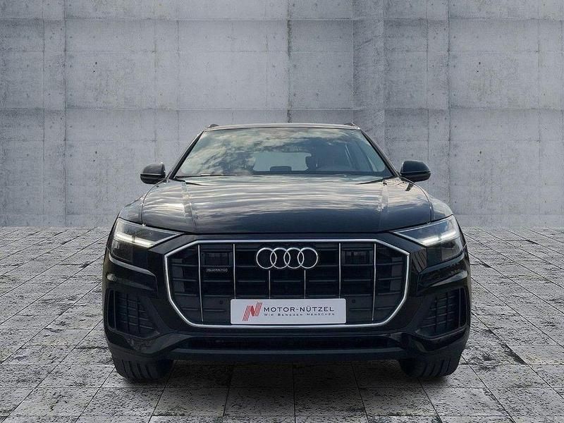 Gebraucht Audi Q8 Ambiente 231 PS (169 kW) 2023 Mythosschwarz metallic SUV