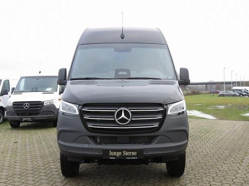 Gebraucht Mercedes Sprinter 190 PS (139 kW) 2024 Schwarz Van