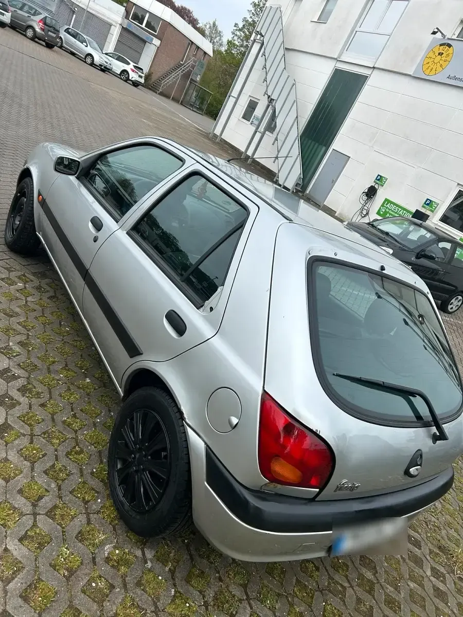 Gebraucht Ford Fiesta 75 PS (55 kW) 2000 Grau Kleinwagen