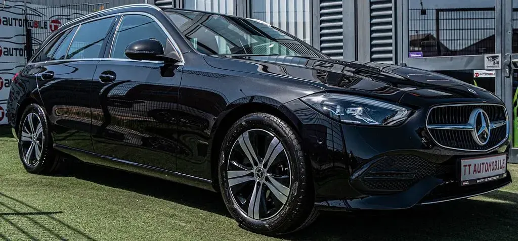 Gebraucht Mercedes C180 170 PS (125 kW) 2025 Schwarz Kombi