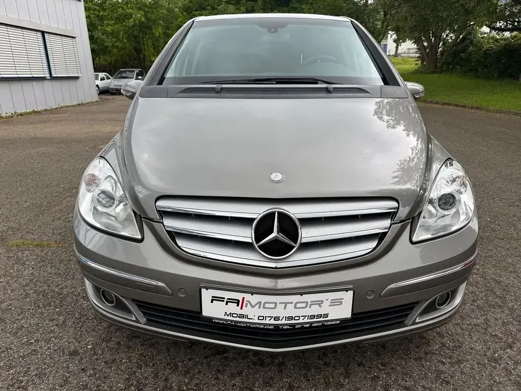 Gebraucht Mercedes B200 Sport 193 PS (141 kW) 2008 Grau Van / Kleinbus
