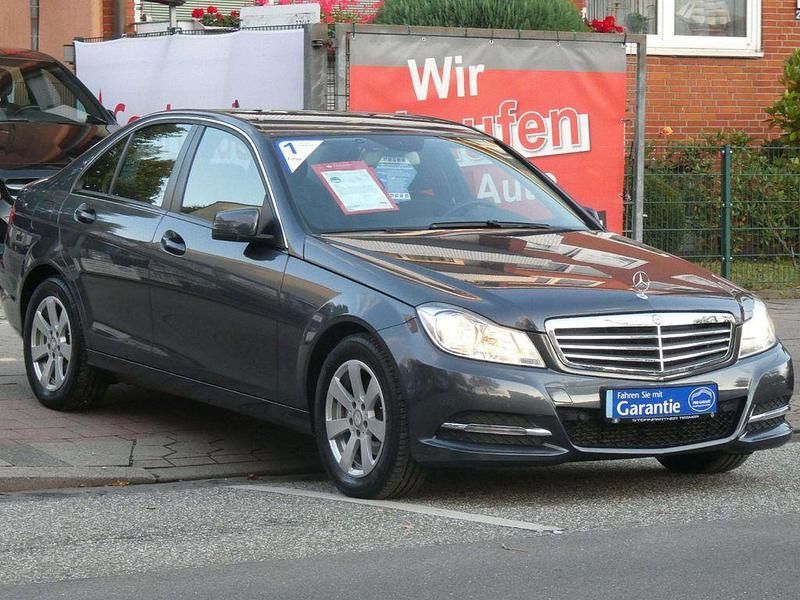 Schwarz Gebraucht 2014 Mercedes C180 Elegance Limousine | 17.850 € (Fairer Preis) - Bild 1/4