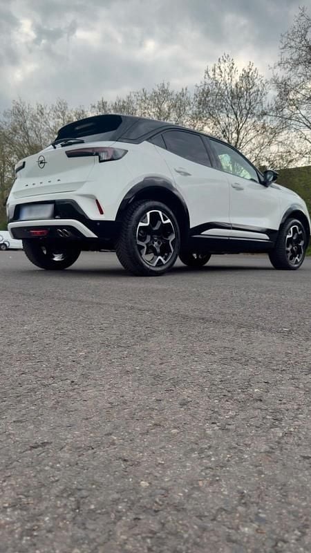 Second-hand Opel Mokka 131 CP (96 kW) 2025 Alb SUV