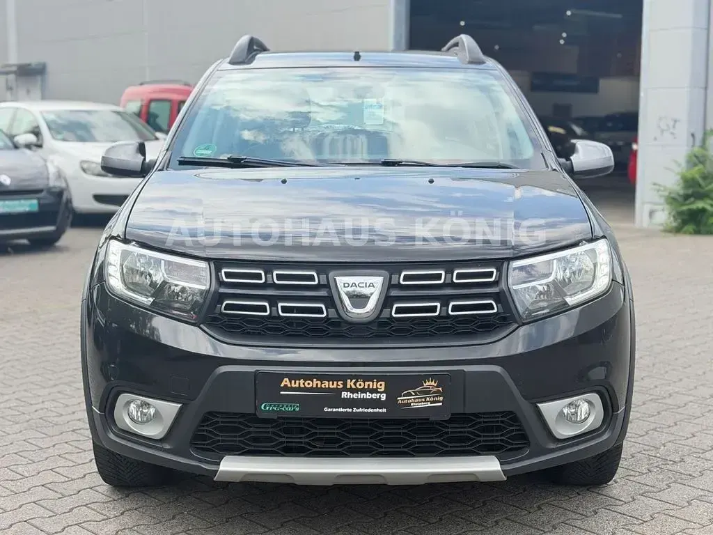Gebraucht Dacia Sandero Prestige 90 PS (66 kW) 2017 Schwarz Limousine