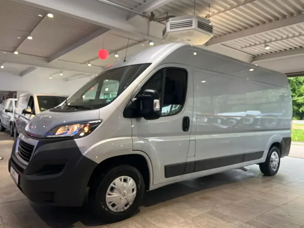 Gebraucht Peugeot Boxer 131 PS (96 kW) 2017 Silber Van